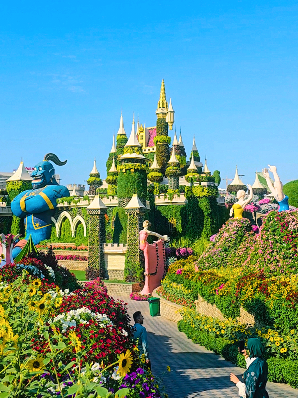 'DUBAI MIRACLE GARDEN TRULY FEELS LIKE HEAVEN ON EARTH.' 🌻🌷💐✨️ 📍 LOCATION: Miracle Garden 🏙 CITY: Dubai 🌍 COUNTRY: United Arab Emirates (🇦🇪) 🎬 CONCEPT & DIRECTION: @onlyvisualN 📹 CAMERA ASSISTANT/SUPPORT: @Mladen Vidojkovic  🎞 VIDEO EDITING: @onlyvisualN 🎼 MUSIC: Kali Uchis - Igual Que Un Ángel ft. Peso Pluma #DubaiMiracleGarden #MiracleGarden #Dubai #UAE #foryoupage 