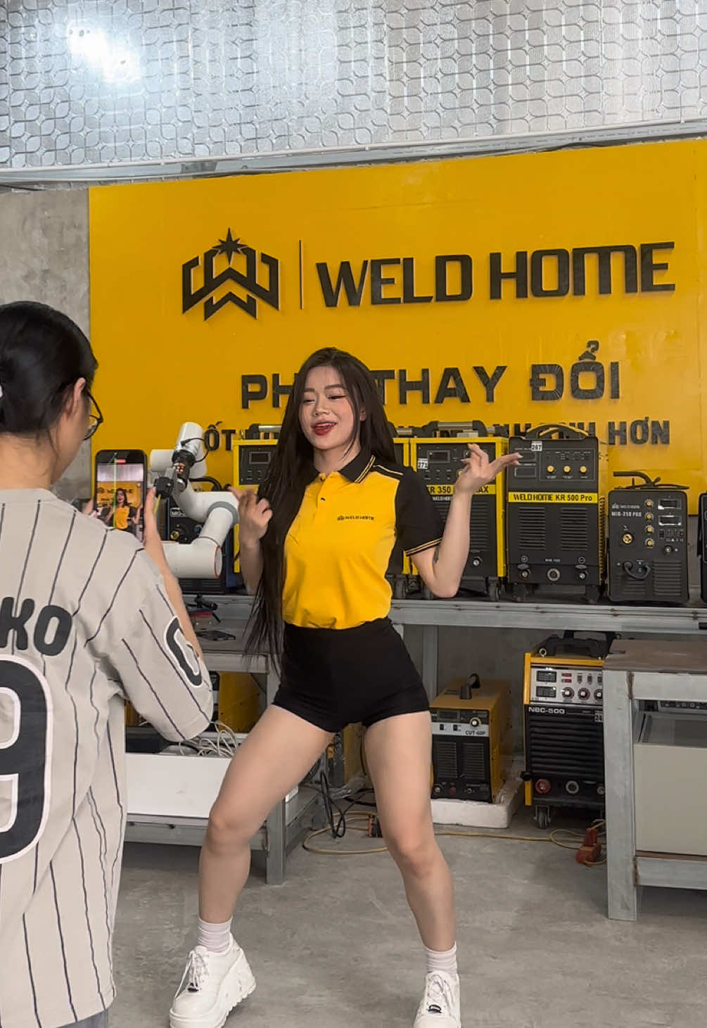 1 chút demo cảnh hậu trường ạ🤭 #MayhanWeldhome #dance #poppynguyen 