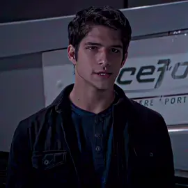 Scott não achou justo kkkkkk #scottmccall #teenwolfedit #derekhale #dylanobrien #tylerposey 