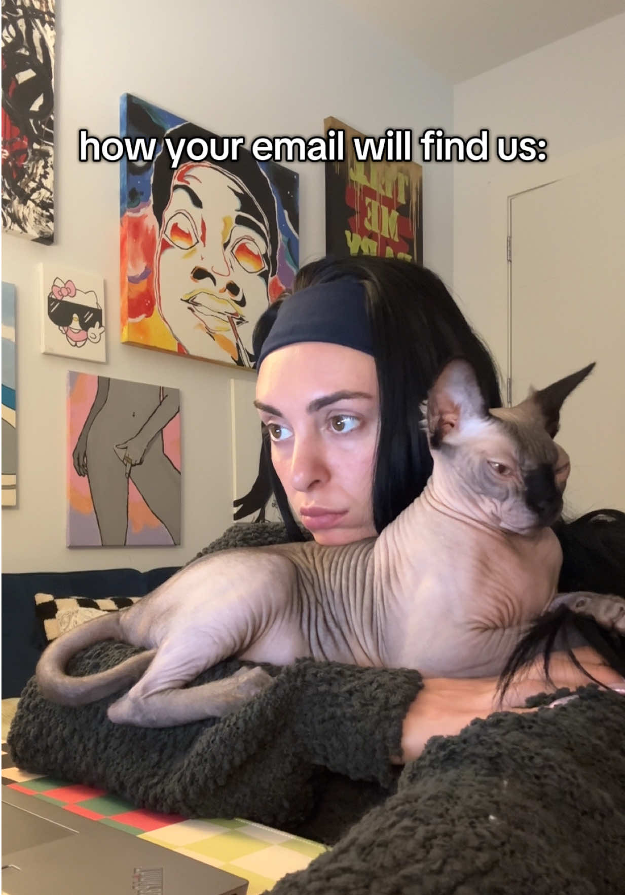 i like to think i’m her assistant #sphynxcatsoftiktok #sphynxoftiktok #fyp #sphynxcat #viralcatvideos 