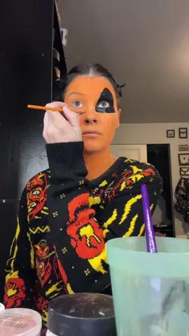 TURNING MYSELF INTO A JACK-O-LANTERN!! Day 10 of #31daysofhalloween 🖤🧡 all the stuff I used is linked in my TikTok showcase! #fypシ゚viral #mysteryjewlerygirl #mysteryjewelryjar #trendingvideo 