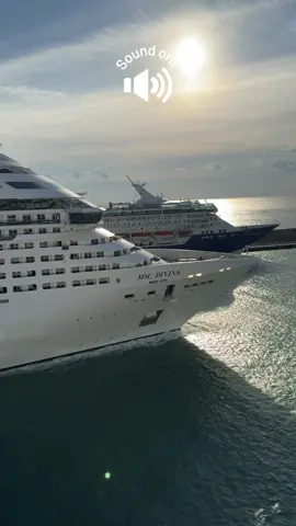 👉 Best Sound ever for the end of this week 😍 @MSC Cruises Official @msccrociere #cruises #CruiseShip #HornBlast 