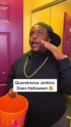 It’s Halloween time & Quan gotta come regulate the candy fo da kiddos 😎🍬🤣🍫 • • #bfree2music #QuandraviusJenkins #tiktokcomedy  #halloweencostume #trickortreating 