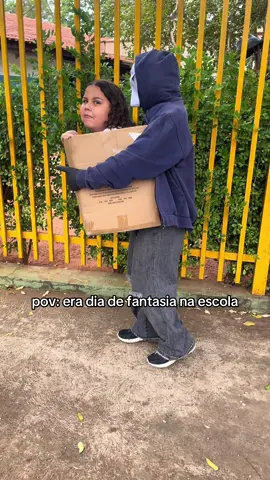 kkkkkkk essa ganha de melhor fantasia 😂😂 #fantasia #halloweenlook 