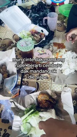 gimane??🙂#_𝙎𝙖𝙖𝙖🐬 #katakata #budakketapang #biakketapang #fypツ 