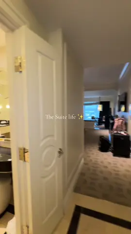 The suite life. 🤭 #palazzo #hotelsuite #suite #hotelroom #fyp 