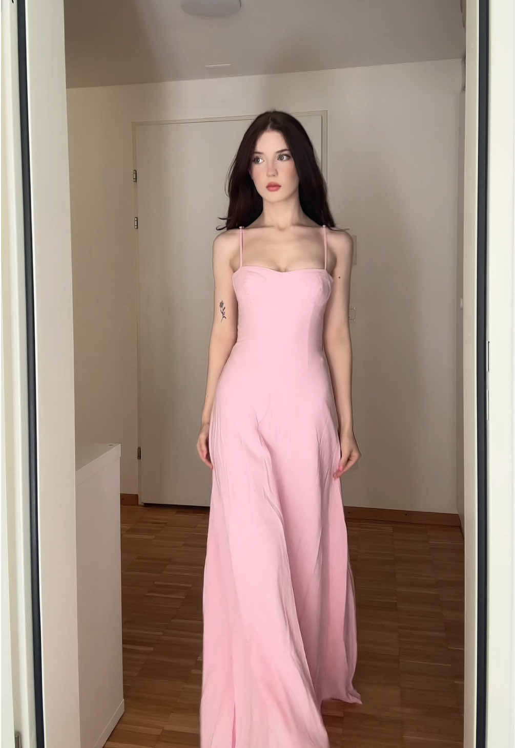 aurora vibes 🎀 #girlydress #pinkdress #elegantstyle #elegantfashion #outfitinspo 