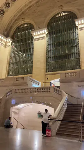 xoxo - gossip girl 💋 #grandcentralstation #nyc #ouhitsdri 