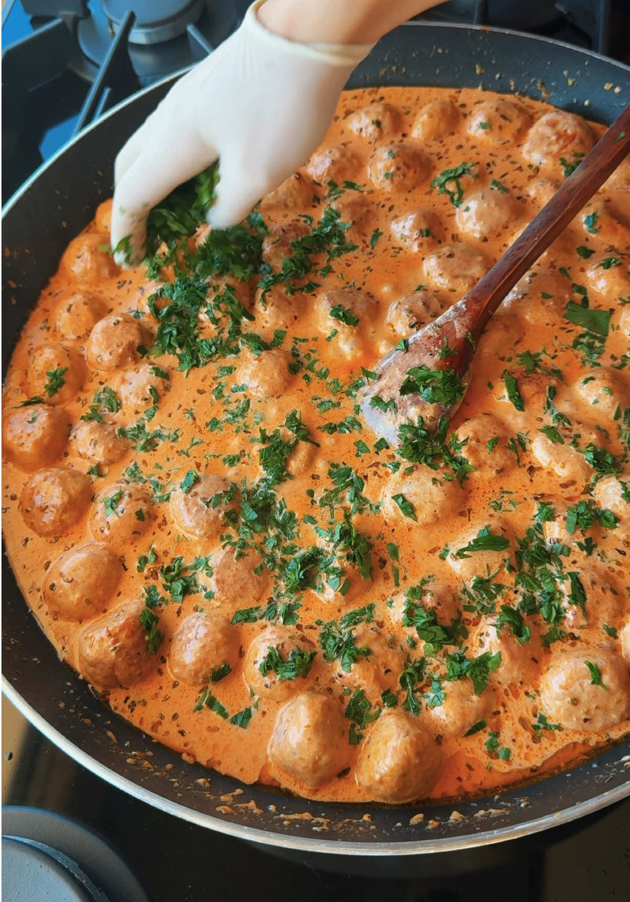 الدجاج بالكريم😍 من الذ الوصفات لي عملتها 🤤 قدمتها مع رز الجوكر من  ‪@شركه مدى البلاد mada.albilad‬ احلى نوع رز استخدمته 👌🏻  .#abirzkitchen 