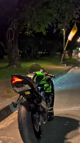 เสียงกับรถสวนทางกันยุน่ะ😂#kawasaki #zx6r #636 #ป่าตองภูเก็ต 