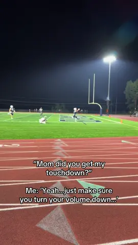 I can’t help it🫣 @Dayshawn_Dougherty #Football #GameDay #Touchdown #FridayNightLights 