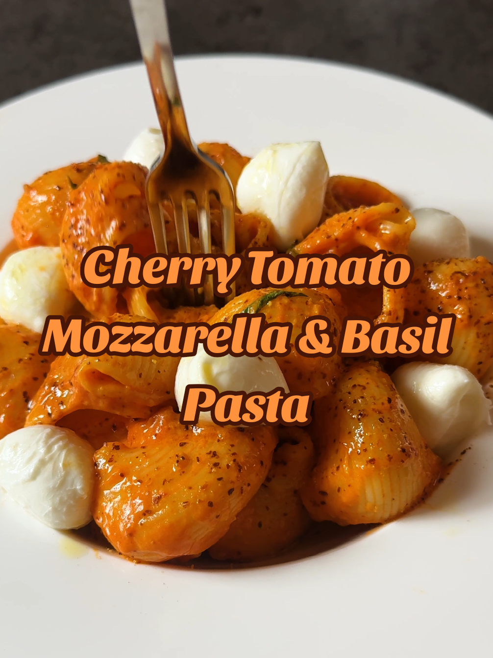 Cherry Tomato & Basil Pasta🤤 Yes, another cherry tomato recipe🫣 But it's just too good! I added some mini mozzarella, which makes the recipe creamy, cheesy and soooooooo comforting 😍 Plus fresh basil and it just gets irresistible! ✨ The full recipe with ingredients and instructions is in my Pasta Cookbook, link in bio🔥 Enjoy,  Jo❤️ #pasta #delicious #creamy #cheese #food 
