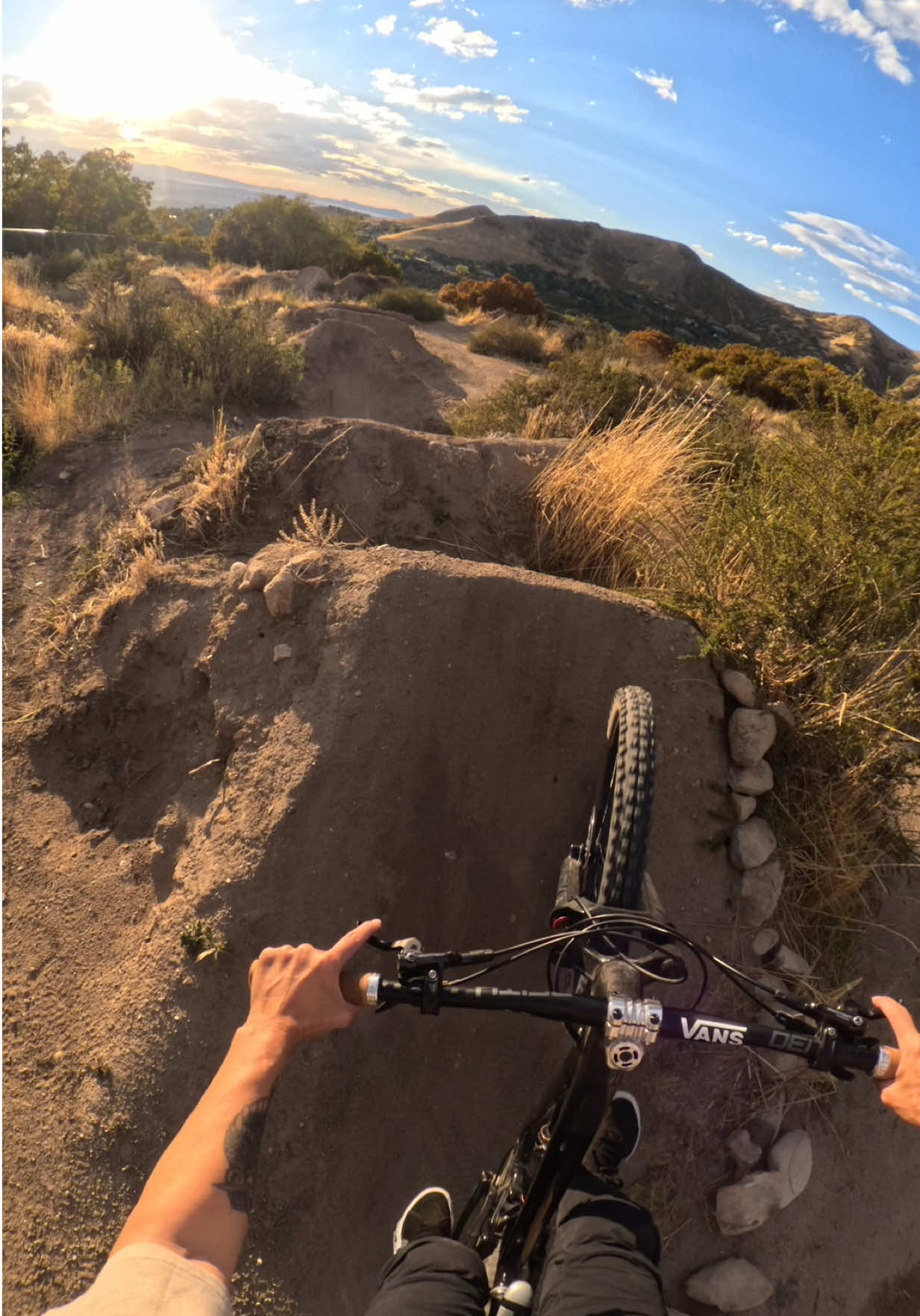 istreet 🤌🏼✨ @vans @GoPro #mtb #mtbgirl #vans #gopro #pov 