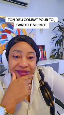 Ton Dieu combat pour toi, garde le silence....les égyptiens que tu vois là, tu les verras plus  JAMAIS !