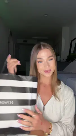 Ty for having me @sephora ✨❤️  @makeupbymario @Patrick Ta Beauty @lanaige_us  #makeup #sephora #beauty #foryou #haul 