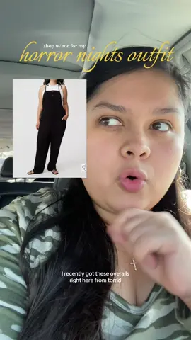 don’t hate me pero like … i changed my outfit AGAIN 😭 #horrornights #halloweenhorrornights #thrift #spookyseason #spooktober 