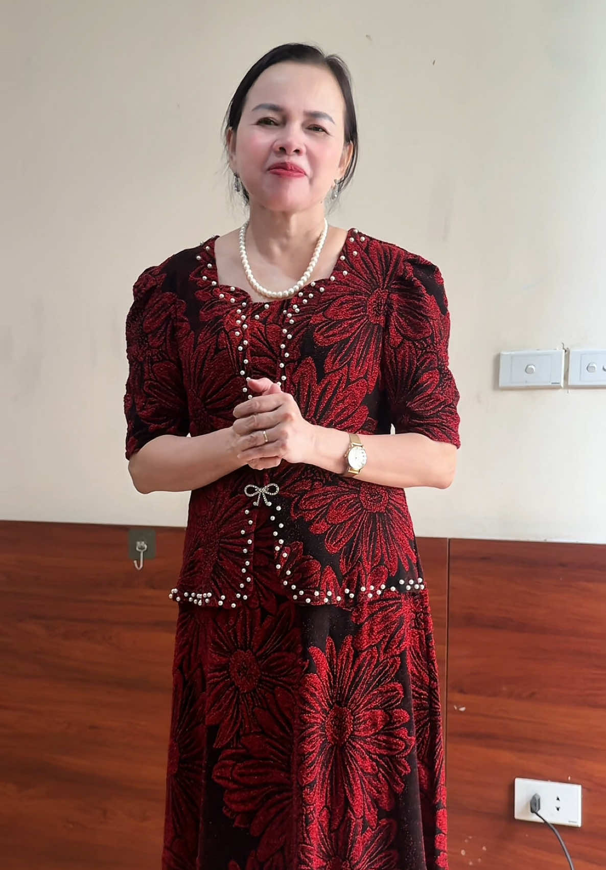 Đầm trung niên thanh lịch #trungnien #thoitrangtrungnien #vaytrungnien #damtrungnien 