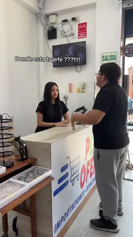 Siempre grabando tiktoks #plazaofertas #sjm #marketing #tienda #importaciones #tiktokeneltrabajo #humorlaboral😂😂 #compañerosdetrabajo #horariodeatencion 
