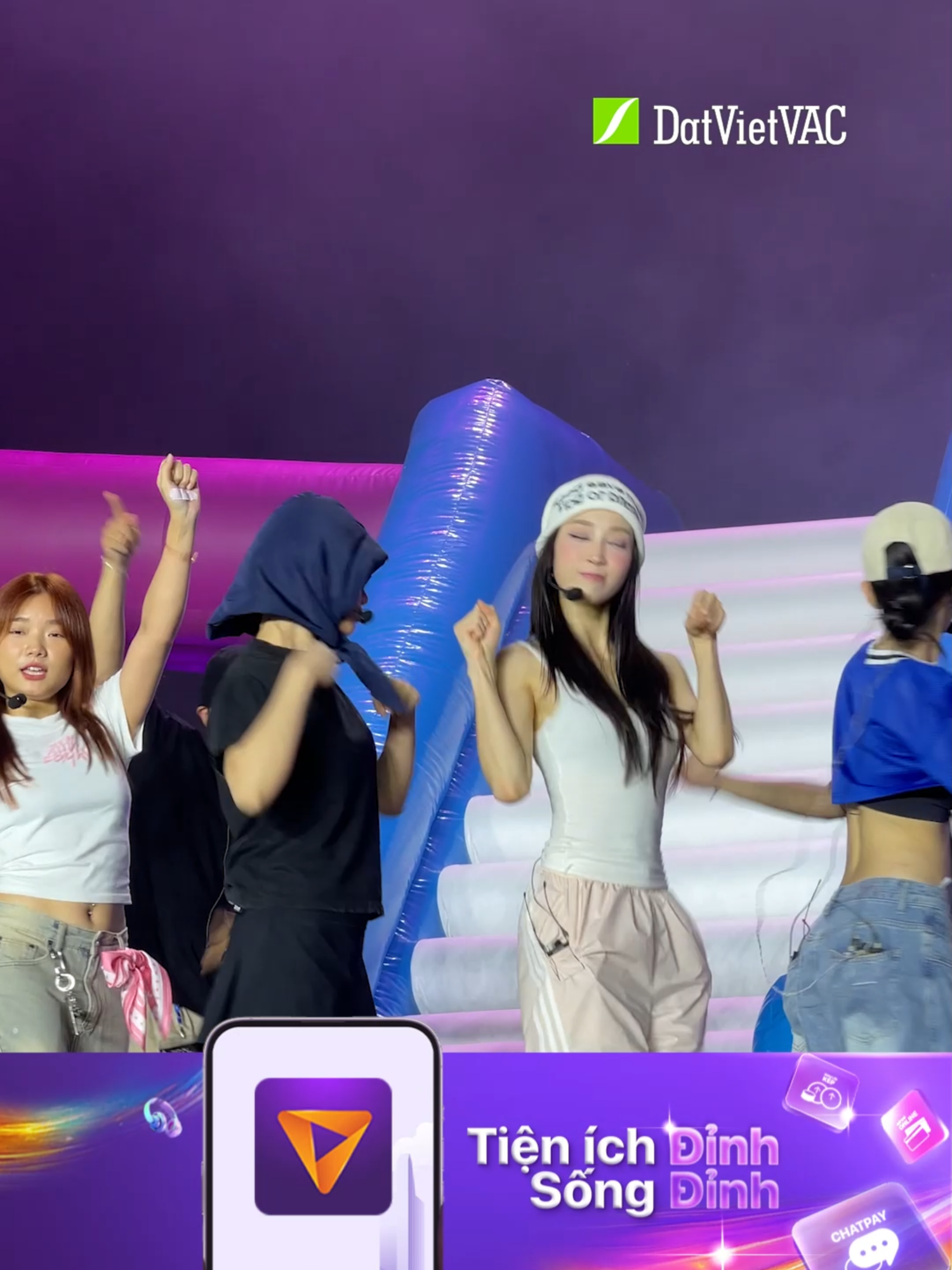 Các Xinhiu đã sẵn sàng để quẩy cùng We belong together chưaaaa  #EmXinhSayHi #EmXinhSayHiConcert #EXSH #VieON #Viechannel #DatVietVAC #Tiktokgiaitri #MIULE #JUKYSAN #LYLY #DANMY