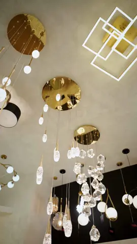💡 Știai că lumina rece stimulează atenția, iar lumina caldă favorizează odihna și relaxarea? Cu Eiluminat.ro alegi corpuri de iluminat care se adaptează nevoilor zilnice: lămpi inteligente pentru studiu, candelabre spectaculoase pentru living și aplice moderne pentru confortul casei tale. 📲 Descoperă colecția completă pe Eiluminat.ro și creează atmosfera perfectă în fiecare cameră. 📦 Livrare rapidă. Prețuri corecte. #Eiluminat #IluminatPremium #IluminatInteligent #DesignInterior #HomeDecor