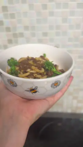 One Pan Hoisin Beef and Pork Udon from @hellofreshuk 😋  🍽️ Use my code: HFAMBCHLOEYOUNG15 for £££ Off 💰  #HFAmbassadorUK #hellofresh #hellofreshuk #hellofreshpartner #DinnerIdeas 