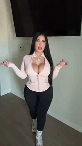 Lulu jacket for half the price🎀 #bbljacket #OOTD #fy 