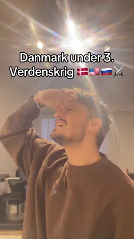 Danmark under 3. Verdenskrig 🇩🇰🇺🇸🇷🇺⚔️ #krig #dansktiktok #fordig #humor #fyp 