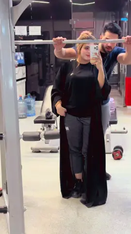 There two kinds of couples in the gym ❤️ #husband @Ahmad 🦁 