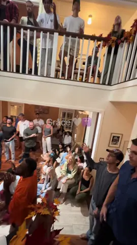 Abonne toi pour plus de vidéos ✝️🙏🏽 Rien n’est plus beau que ton nom🥰🥰🙌🏾🙌🏾 rien n’est plus saint que le sang du pardon, je veux n’être qu’à toi🙏🏽 JESUS JE T’AIME #gospelmusic #tiktokchretien #jesuslovesyou #viraltiktok #fyppppppppppppppppppppppp 