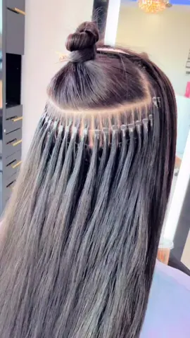 Cabello humano con la tecnica de grapas 😍😍😍! Com financiamiento disponible 😍! Escríbenos hoy para una consulta TOTALMENTE GRATIS ! 😌!  📍3030 fry rd katy tx 77449 