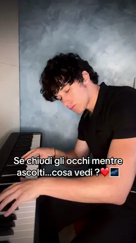 ✨ La musica ci porta in mondi che non sempre sappiamo spiegare… Se chiudi gli occhi mentre ascolti, cosa vedi tu? ❤️🎹 #musica #piano #emozioni #viralvideo #fyp 
