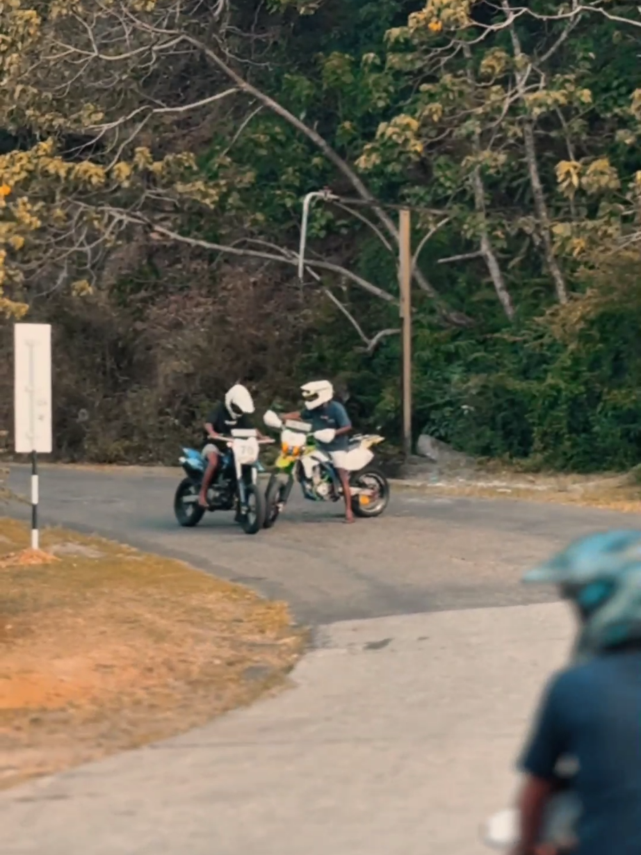 කාටද ලෙඩ..💋🫶 #kawasaki #dtracker #fyp #onemillionaudition #supermoto 