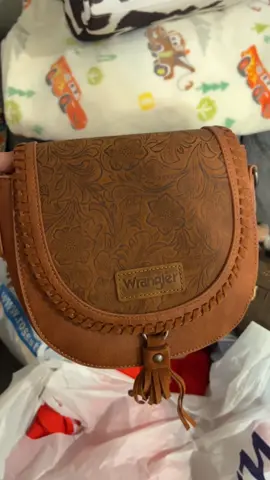 Marshalls western handbags😍 plus a lunch bag and make up bag!🫶🏼  #wrangler #boots #cowprint #leather #westernfinds 