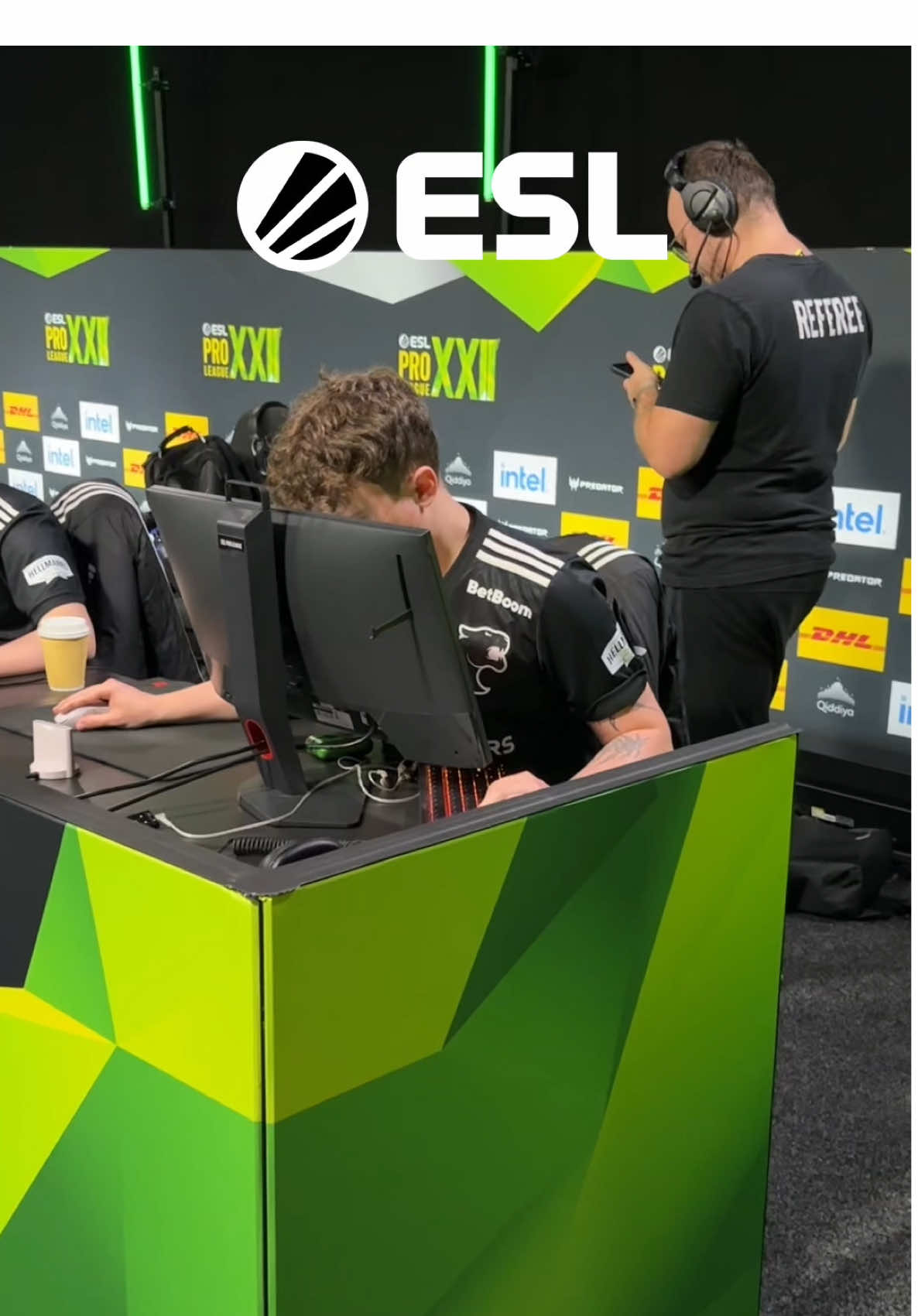 How close to the monitor?! 😳 #ESL #gaming #cs2 #eslproleague22 #esports 