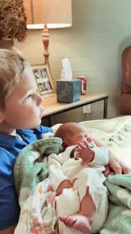 #greenscreenvideo she has the best big brothers 🥰