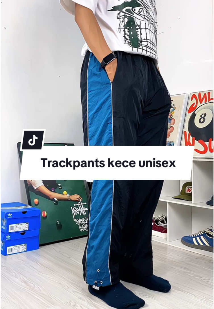 Celana parasut trackpants kece banget anjayyy🤩🤩 #trackpants #celanaparasut #celanareflektive #rekomendasicelana 