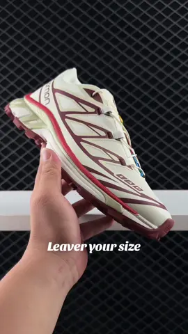 Salomon XT-6 outdoor trail running shoes. The upper features SENSIFIT fitting technology for all-around foot wrapping. The sole traction design at the heel provides strong grip, making it more suitable for rugged off-road trails. Its 3D ADVANCED CHASSIS is made of lightweight materials, and the lug design offers enhanced stability and protection. The high-wear areas of the sole use CONTAGRIP high-abrasion-resistant material to withstand the test of long-distance running on hard urban surfaces. Item No.: 410866-26 #salomon #runningshoes #contag #sneakers 