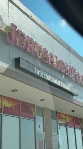 Me: *goes to India once 🤣