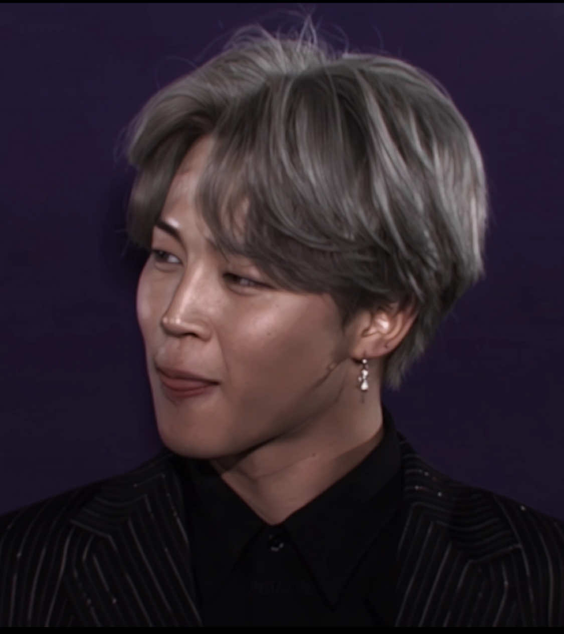 #JIMIN guys his smirk actually makes my legs buckle, idk what’s wrong with me #jiminedit #parkjimin #bts #foryoupage  bts jimin fansign hot edit kpop viral edits smirk sassy moments rare clips bangtan ot7 biased weverse live update bs&t 