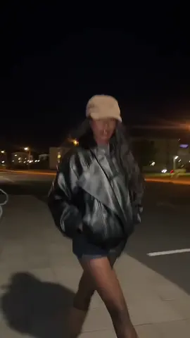 Night stroll outfit 