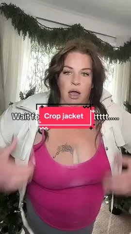 Someone come and get all the snacks out of my house because I am sitting in this jacket!!!!! ##OOTD##cropjacket##fallfashion##falloutfits##womensfashion