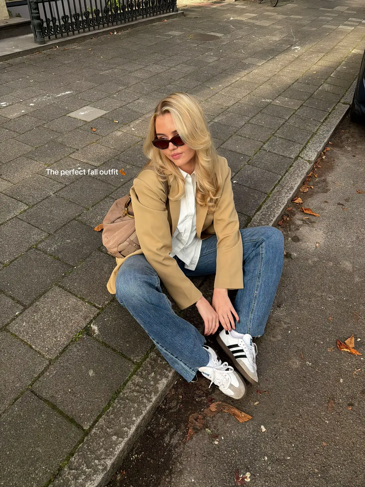ig: @gwen.huizinga #falloutfit #fallfashion #girlsgoneloavies #falloutfitinspo