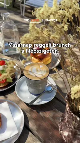 🥐☕ Bruncholjatok vasárnaponként a Rosa Roasteryvel a Népszigeten, ahol az Isola Budapest ad otthont a hétzáró összejöveteleknek!  👉 Mentsétek el, ha ti is kipróbálnátok! #rosaroastery #isolabudapest #budapestbrunch #budapest #welovebudapest 