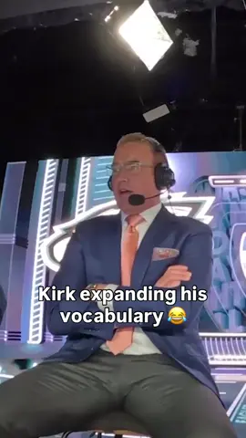 Kirk keeping up with the slang 😂 (via @Kirk Herbstreit) #playbyplay #booth #nfl 