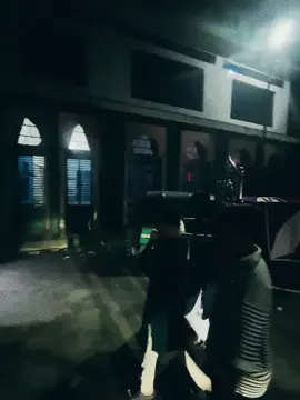 পৃথিবীর কোন অভাব আমাকে কাঁদাতে পারে না; 