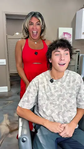 The long awaited reveal! What do y’all think? #hairtok #MomsofTikTok #momtok #momlife #hairstylistsoftiktok 