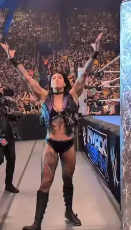 It’s @RheaRipley_WWE world 🌍 & we’re all just living in it 😆 #WWE #Smackdown #RheaRipley