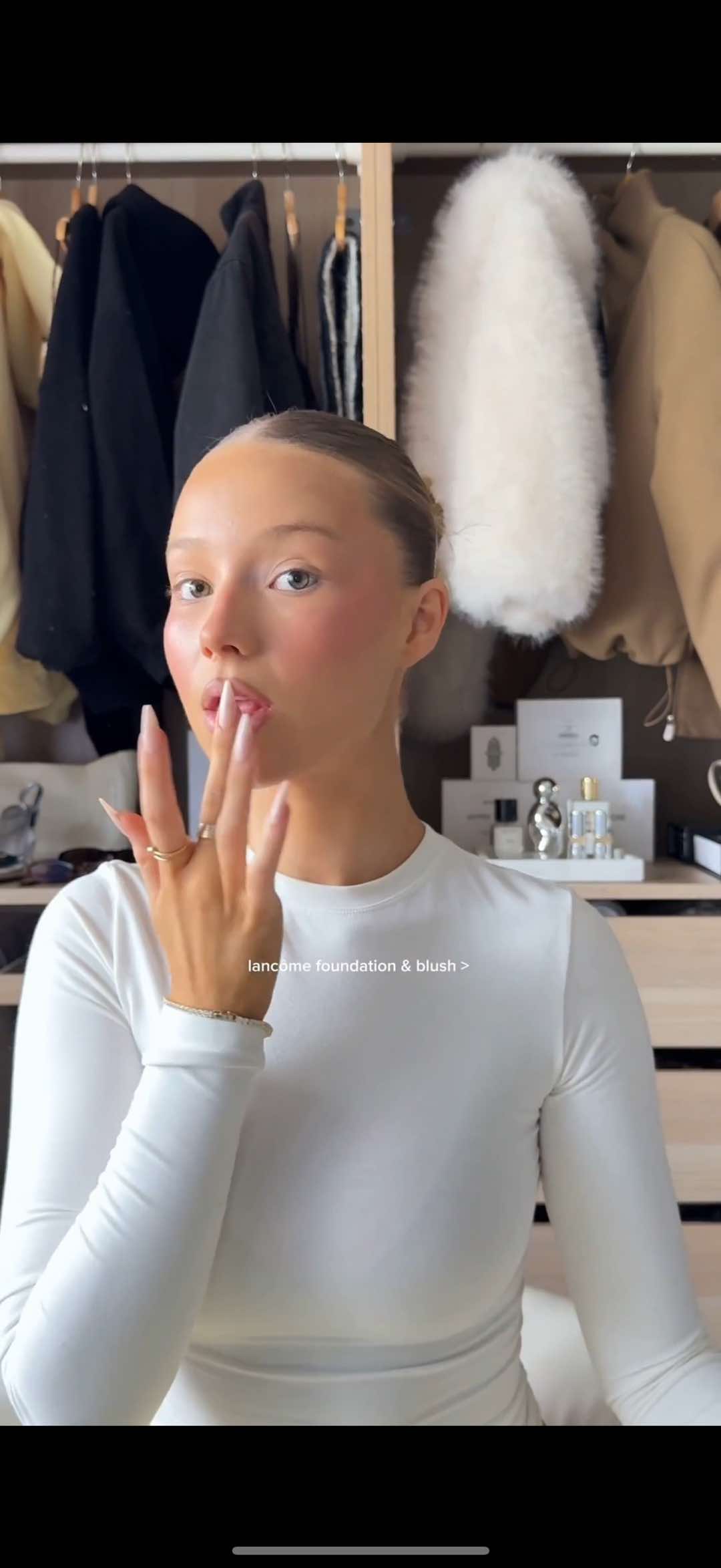 AD @Lancôme foundation and blush >> I wear shade 240W teint idole ultra wear foundation and skin idôle juicy blush shades pink oh la la + the more the cherrier 🤍 I also use the uvmune moisturiser and la vie est belle vanille nude perfume #makeup #skincare 