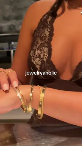 always stacked in jewelry✨🙂‍↔️ #jewelry #trending #evryjewels 