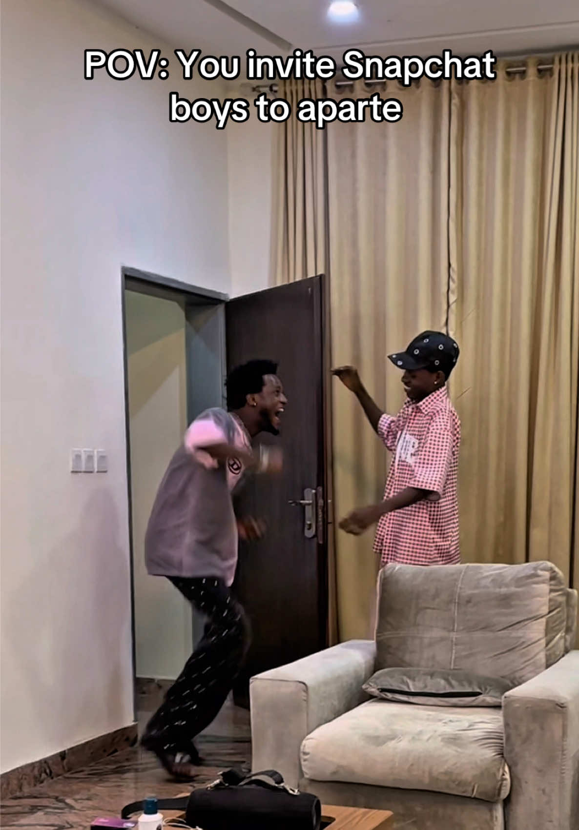 Tag that one friend that streak everything and run😂😂 W//: @🅿🆂🅺🥶 @DOMINIC ZADE  .. .. #juztafro #goviral #blowthisup #friends 